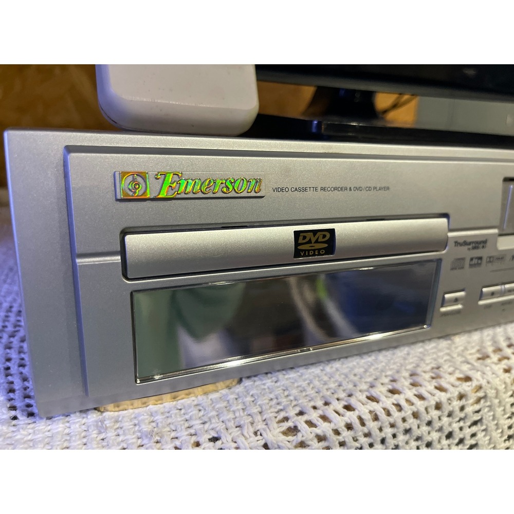 Emerson EWD2204 DVD VCR Combo Player 4-Head Hi-Fi Stereo Silver with Remote